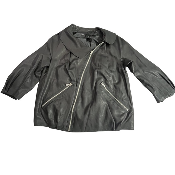 Marc By Marc Jacobs Jackets & Blazers - Marc by Marc Jacobs Medium Black Asymmetric Cropped Zip Jacket